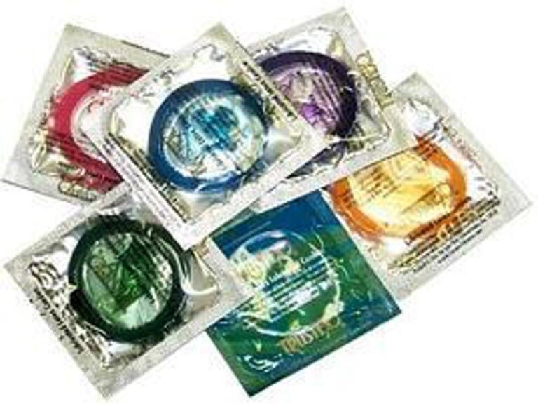 Cina tassa condom contro denatalità, rischio bomba biologica per infezioni