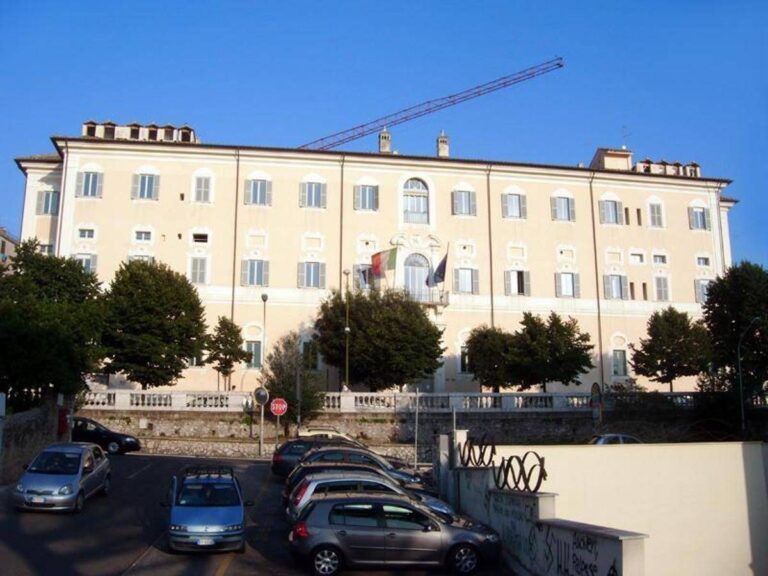 In un raptus accoltellò ospite e dipendente casa famiglia, nigeriana condannata a 8 anni di reclusione