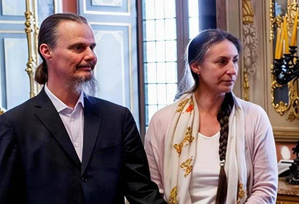 Famiglia nel bosco, Pillon: “Bambini tornati a casa per un’ora e mezza, un altro passo verso il rientro definitivo”