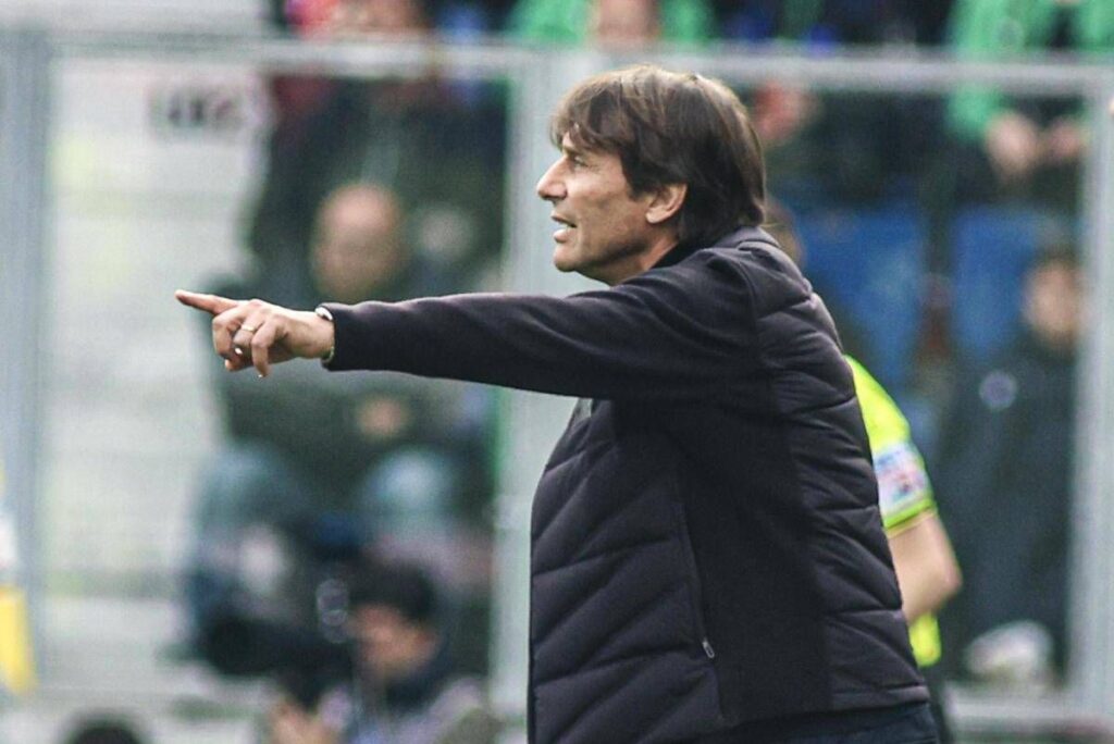 Antonio Conte smentisce un suo immediato ritorno in panchina: “Non ci sono trattative in fase avanzata”