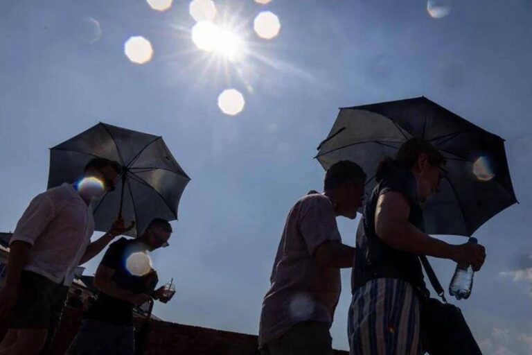 Crisi climatica e caldo record, Lancet: “È un’emergenza sanitaria globale, 710mila morti nel 2023”