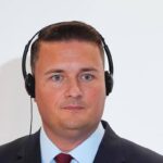 Cyberattacchi, ministro Difesa Gb: “Fate scorte per emergenza di acqua, cibo e contanti”